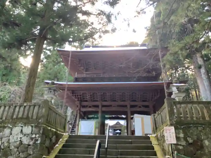 宝積山光前寺の山門・神門