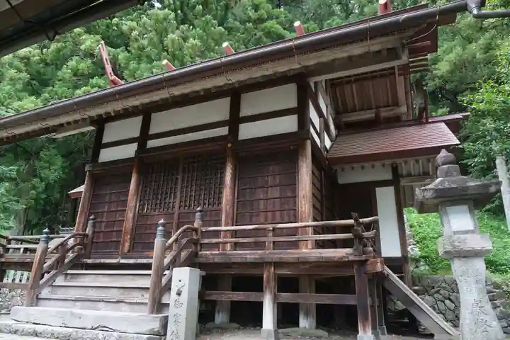 六所神社の本殿・本堂