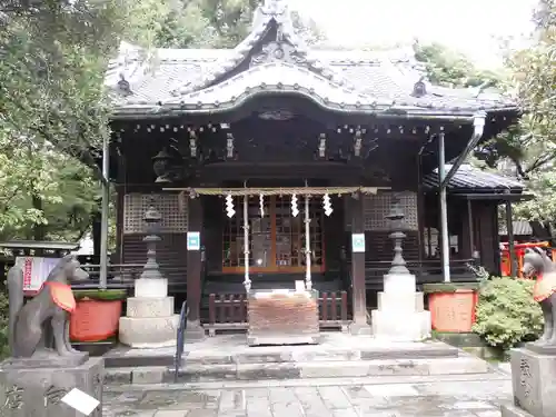 三囲神社の本殿・本堂