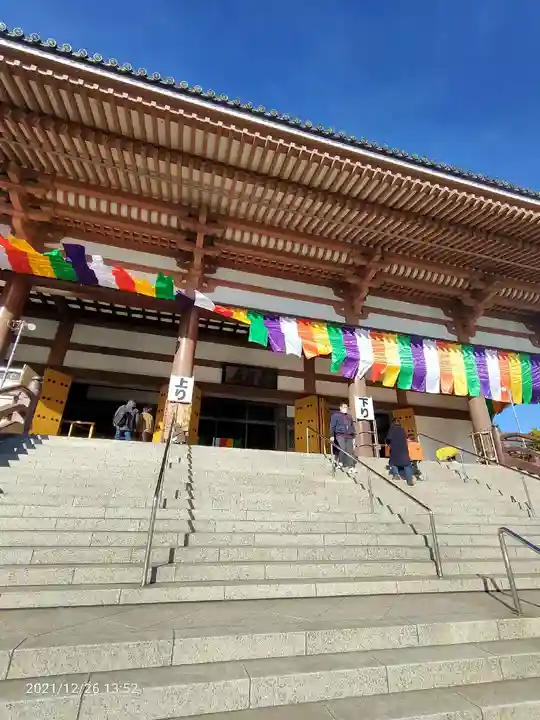 西新井大師総持寺の本殿・本堂