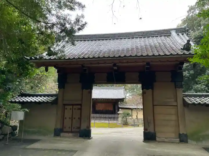 妙興報恩禅寺(妙興寺)の{uncategorized: "未分類", other: "その他", undefined: "問題あり", building: "その他建物", grave: "お墓", sacred_gate: "鳥居", guardian: "狛犬", statue: "像", buddha: "仏像", history: "歴史", nature: "自然", garden: "庭園", animal: "動物", pagoda: "塔", temizu: "手水舎", mountain_gate: "山門・神門", sanctuary: "本殿・本堂", subordinate: "末社・摂社", art: "芸術", scenery: "景色", jizo: "地蔵", ema: "絵馬", goshuin: "御朱印", omikuji: "おみくじ", items: "授与品その他", amulet: "お守り", goshuincho: "御朱印帳", eats: "食事", festival: "お祭り", votive_dance: "神楽", shichigosan: "七五三参", wedding: "結婚式", experience: "体験その他", initially: "初詣", around: "周辺", anti_infection: "感染症対策"}