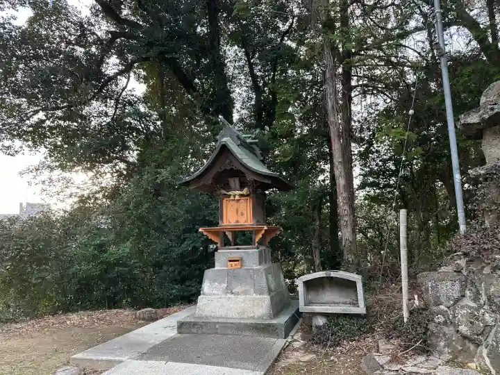 揖夜神社の{uncategorized: "未分類", other: "その他", undefined: "問題あり", building: "その他建物", grave: "お墓", sacred_gate: "鳥居", guardian: "狛犬", statue: "像", buddha: "仏像", history: "歴史", nature: "自然", garden: "庭園", animal: "動物", pagoda: "塔", temizu: "手水舎", mountain_gate: "山門・神門", sanctuary: "本殿・本堂", subordinate: "末社・摂社", art: "芸術", scenery: "景色", jizo: "地蔵", ema: "絵馬", goshuin: "御朱印", omikuji: "おみくじ", items: "授与品その他", amulet: "お守り", goshuincho: "御朱印帳", eats: "食事", festival: "お祭り", votive_dance: "神楽", shichigosan: "七五三参", wedding: "結婚式", experience: "体験その他", initially: "初詣", around: "周辺", anti_infection: "感染症対策"}