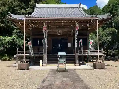 恵利寺の本殿・本堂