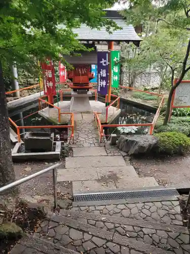 尾曳稲荷神社の末社