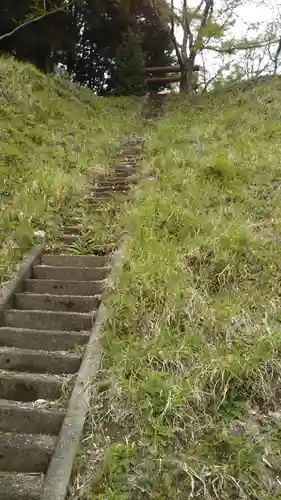 諏訪神社の庭園