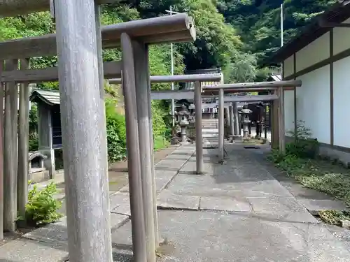 銭洗弁財天宇賀福神社の鳥居