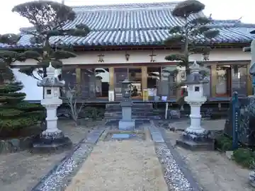 西光寺の本殿・本堂