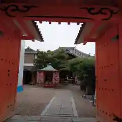 金剛寺（八坂庚申堂）の山門