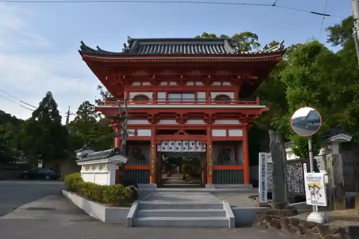 金泉寺の山門・神門