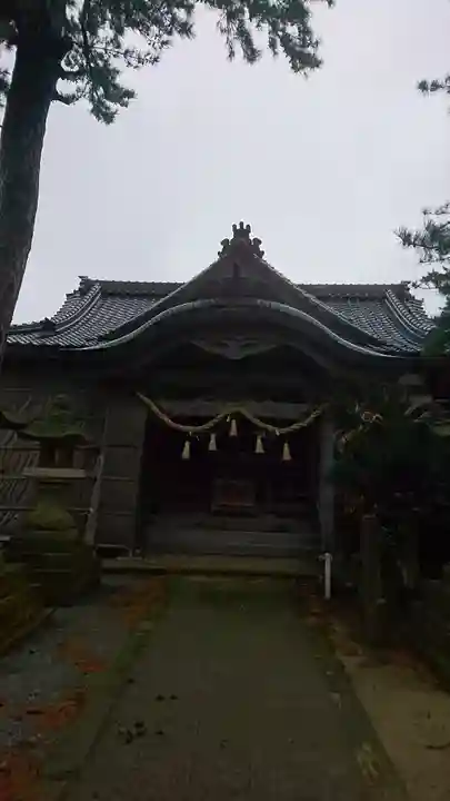 鷹野神社の本殿・本堂