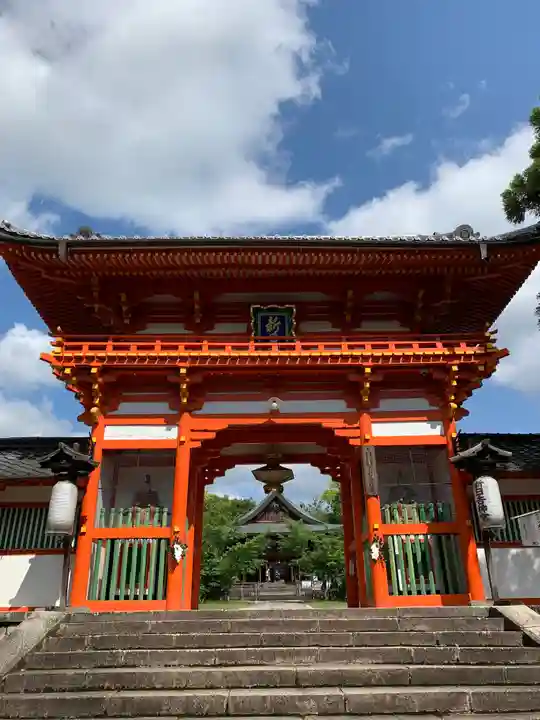 新日吉神宮の山門・神門