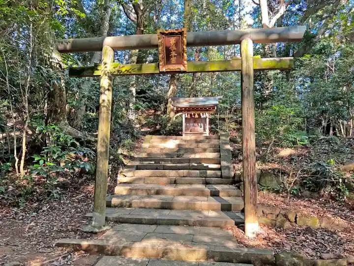 事任八幡宮の鳥居