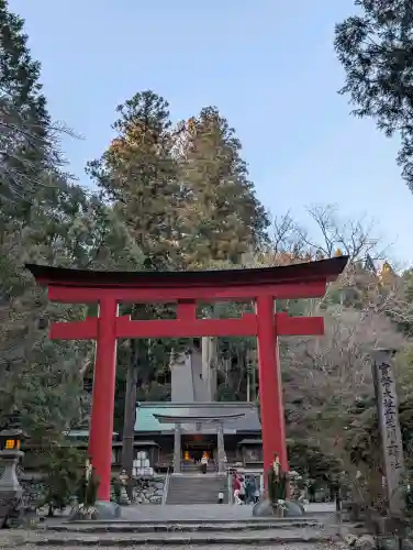 丹生川上神社（下社）の{uncategorized: "未分類", other: "その他", undefined: "問題あり", building: "その他建物", grave: "お墓", sacred_gate: "鳥居", guardian: "狛犬", statue: "像", buddha: "仏像", history: "歴史", nature: "自然", garden: "庭園", animal: "動物", pagoda: "塔", temizu: "手水舎", mountain_gate: "山門・神門", sanctuary: "本殿・本堂", subordinate: "末社・摂社", art: "芸術", scenery: "景色", jizo: "地蔵", ema: "絵馬", goshuin: "御朱印", omikuji: "おみくじ", items: "授与品その他", amulet: "お守り", goshuincho: "御朱印帳", eats: "食事", festival: "お祭り", votive_dance: "神楽", shichigosan: "七五三参", wedding: "結婚式", experience: "体験その他", initially: "初詣", around: "周辺", anti_infection: "感染症対策"}