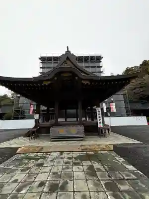 静岡浅間神社の{uncategorized: "未分類", other: "その他", undefined: "問題あり", building: "その他建物", grave: "お墓", sacred_gate: "鳥居", guardian: "狛犬", statue: "像", buddha: "仏像", history: "歴史", nature: "自然", garden: "庭園", animal: "動物", pagoda: "塔", temizu: "手水舎", mountain_gate: "山門・神門", sanctuary: "本殿・本堂", subordinate: "末社・摂社", art: "芸術", scenery: "景色", jizo: "地蔵", ema: "絵馬", goshuin: "御朱印", omikuji: "おみくじ", items: "授与品その他", amulet: "お守り", goshuincho: "御朱印帳", eats: "食事", festival: "お祭り", votive_dance: "神楽", shichigosan: "七五三参", wedding: "結婚式", experience: "体験その他", initially: "初詣", around: "周辺", anti_infection: "感染症対策"}