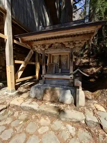 白山中居神社の{uncategorized: "未分類", other: "その他", undefined: "問題あり", building: "その他建物", grave: "お墓", sacred_gate: "鳥居", guardian: "狛犬", statue: "像", buddha: "仏像", history: "歴史", nature: "自然", garden: "庭園", animal: "動物", pagoda: "塔", temizu: "手水舎", mountain_gate: "山門・神門", sanctuary: "本殿・本堂", subordinate: "末社・摂社", art: "芸術", scenery: "景色", jizo: "地蔵", ema: "絵馬", goshuin: "御朱印", omikuji: "おみくじ", items: "授与品その他", amulet: "お守り", goshuincho: "御朱印帳", eats: "食事", festival: "お祭り", votive_dance: "神楽", shichigosan: "七五三参", wedding: "結婚式", experience: "体験その他", initially: "初詣", around: "周辺", anti_infection: "感染症対策"}