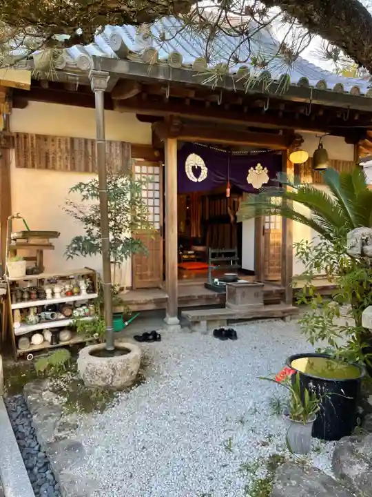 薬師院の本殿・本堂