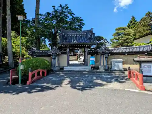 願成寺の山門