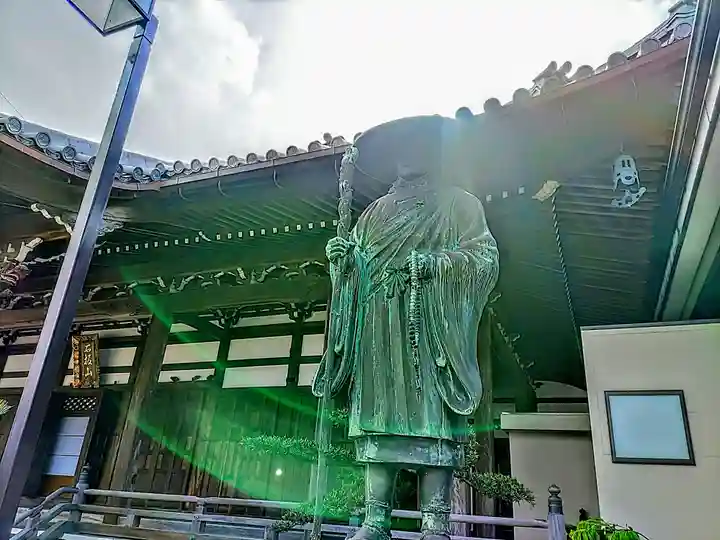 蓮慶寺の像