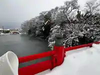 射水神社の{uncategorized: "未分類", other: "その他", undefined: "問題あり", building: "その他建物", grave: "お墓", sacred_gate: "鳥居", guardian: "狛犬", statue: "像", buddha: "仏像", history: "歴史", nature: "自然", garden: "庭園", animal: "動物", pagoda: "塔", temizu: "手水舎", mountain_gate: "山門・神門", sanctuary: "本殿・本堂", subordinate: "末社・摂社", art: "芸術", scenery: "景色", jizo: "地蔵", ema: "絵馬", goshuin: "御朱印", omikuji: "おみくじ", items: "授与品その他", amulet: "お守り", goshuincho: "御朱印帳", eats: "食事", festival: "お祭り", votive_dance: "神楽", shichigosan: "七五三参", wedding: "結婚式", experience: "体験その他", initially: "初詣", around: "周辺", anti_infection: "感染症対策"}