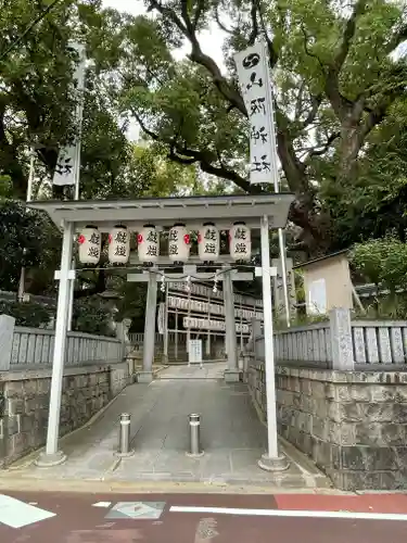 山阪神社の鳥居