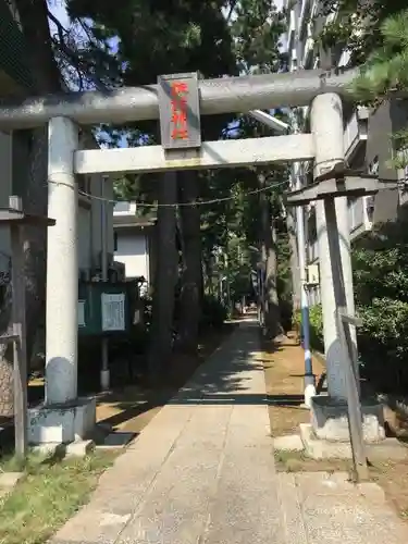 諏訪神社の鳥居