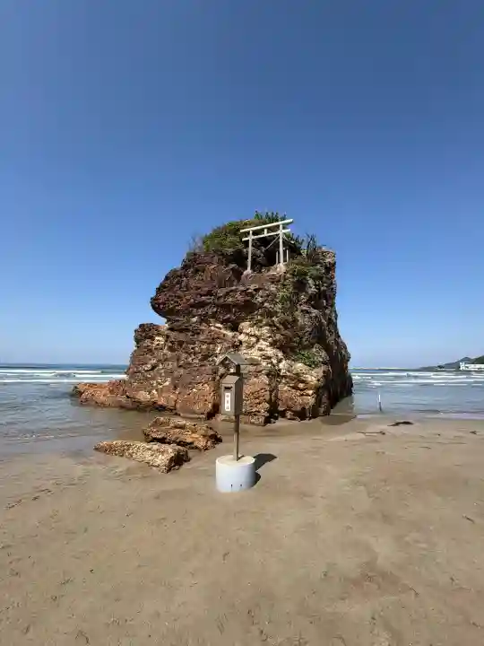 稲佐の浜 弁天島(島根県)