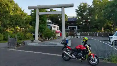 布施弁天 東海寺の鳥居