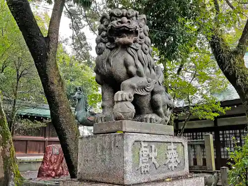 堤治神社の狛犬