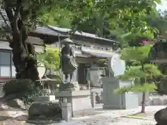 菩薩寺の像