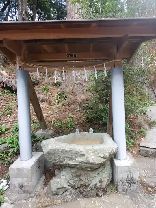 姥宮神社の手水舎