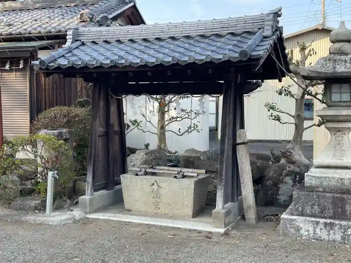 八幡社の{uncategorized: "未分類", other: "その他", undefined: "問題あり", building: "その他建物", grave: "お墓", sacred_gate: "鳥居", guardian: "狛犬", statue: "像", buddha: "仏像", history: "歴史", nature: "自然", garden: "庭園", animal: "動物", pagoda: "塔", temizu: "手水舎", mountain_gate: "山門・神門", sanctuary: "本殿・本堂", subordinate: "末社・摂社", art: "芸術", scenery: "景色", jizo: "地蔵", ema: "絵馬", goshuin: "御朱印", omikuji: "おみくじ", items: "授与品その他", amulet: "お守り", goshuincho: "御朱印帳", eats: "食事", festival: "お祭り", votive_dance: "神楽", shichigosan: "七五三参", wedding: "結婚式", experience: "体験その他", initially: "初詣", around: "周辺", anti_infection: "感染症対策"}