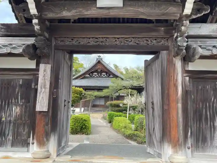 法雲寺の{uncategorized: "未分類", other: "その他", undefined: "問題あり", building: "その他建物", grave: "お墓", sacred_gate: "鳥居", guardian: "狛犬", statue: "像", buddha: "仏像", history: "歴史", nature: "自然", garden: "庭園", animal: "動物", pagoda: "塔", temizu: "手水舎", mountain_gate: "山門・神門", sanctuary: "本殿・本堂", subordinate: "末社・摂社", art: "芸術", scenery: "景色", jizo: "地蔵", ema: "絵馬", goshuin: "御朱印", omikuji: "おみくじ", items: "授与品その他", amulet: "お守り", goshuincho: "御朱印帳", eats: "食事", festival: "お祭り", votive_dance: "神楽", shichigosan: "七五三参", wedding: "結婚式", experience: "体験その他", initially: "初詣", around: "周辺", anti_infection: "感染症対策"}