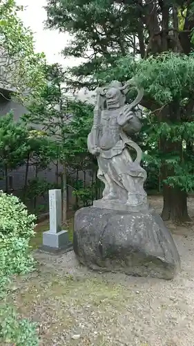 大林寺の像