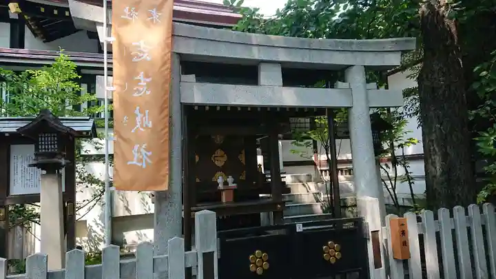 鳥越神社の鳥居