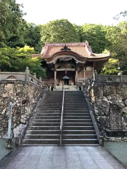 明石寺の本殿・本堂