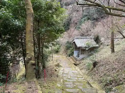 神童寺の{uncategorized: "未分類", other: "その他", undefined: "問題あり", building: "その他建物", grave: "お墓", sacred_gate: "鳥居", guardian: "狛犬", statue: "像", buddha: "仏像", history: "歴史", nature: "自然", garden: "庭園", animal: "動物", pagoda: "塔", temizu: "手水舎", mountain_gate: "山門・神門", sanctuary: "本殿・本堂", subordinate: "末社・摂社", art: "芸術", scenery: "景色", jizo: "地蔵", ema: "絵馬", goshuin: "御朱印", omikuji: "おみくじ", items: "授与品その他", amulet: "お守り", goshuincho: "御朱印帳", eats: "食事", festival: "お祭り", votive_dance: "神楽", shichigosan: "七五三参", wedding: "結婚式", experience: "体験その他", initially: "初詣", around: "周辺", anti_infection: "感染症対策"}