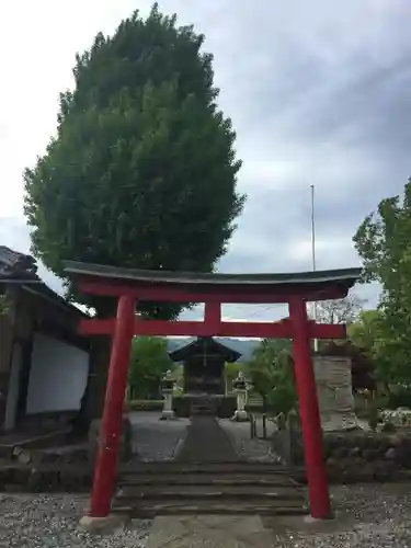 五明稲荷神社の鳥居