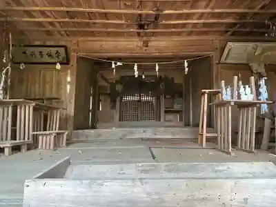 樹玉神社の{uncategorized: "未分類", other: "その他", undefined: "問題あり", building: "その他建物", grave: "お墓", sacred_gate: "鳥居", guardian: "狛犬", statue: "像", buddha: "仏像", history: "歴史", nature: "自然", garden: "庭園", animal: "動物", pagoda: "塔", temizu: "手水舎", mountain_gate: "山門・神門", sanctuary: "本殿・本堂", subordinate: "末社・摂社", art: "芸術", scenery: "景色", jizo: "地蔵", ema: "絵馬", goshuin: "御朱印", omikuji: "おみくじ", items: "授与品その他", amulet: "お守り", goshuincho: "御朱印帳", eats: "食事", festival: "お祭り", votive_dance: "神楽", shichigosan: "七五三参", wedding: "結婚式", experience: "体験その他", initially: "初詣", around: "周辺", anti_infection: "感染症対策"}