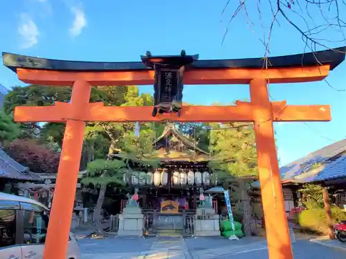 満足稲荷神社の鳥居