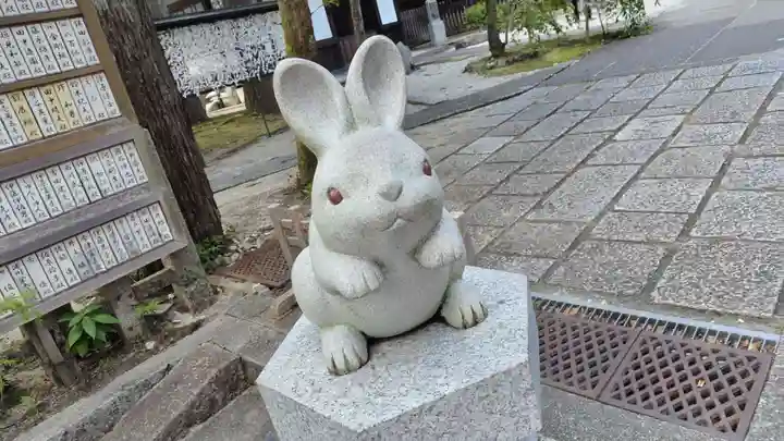 岡崎神社の狛犬