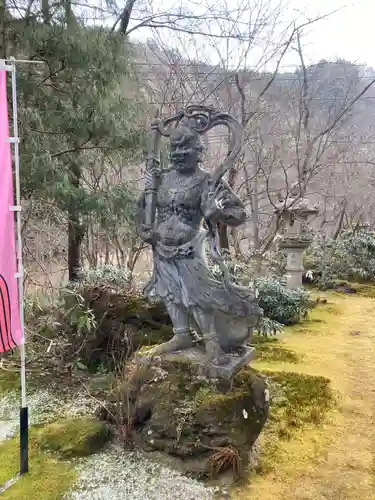 徳善院明王密寺の像