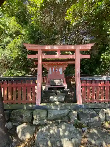 厳島神社の{uncategorized: "未分類", other: "その他", undefined: "問題あり", building: "その他建物", grave: "お墓", sacred_gate: "鳥居", guardian: "狛犬", statue: "像", buddha: "仏像", history: "歴史", nature: "自然", garden: "庭園", animal: "動物", pagoda: "塔", temizu: "手水舎", mountain_gate: "山門・神門", sanctuary: "本殿・本堂", subordinate: "末社・摂社", art: "芸術", scenery: "景色", jizo: "地蔵", ema: "絵馬", goshuin: "御朱印", omikuji: "おみくじ", items: "授与品その他", amulet: "お守り", goshuincho: "御朱印帳", eats: "食事", festival: "お祭り", votive_dance: "神楽", shichigosan: "七五三参", wedding: "結婚式", experience: "体験その他", initially: "初詣", around: "周辺", anti_infection: "感染症対策"}