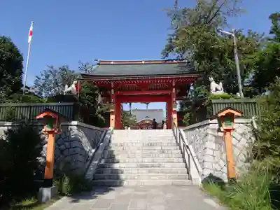 東伏見稲荷神社の山門・神門