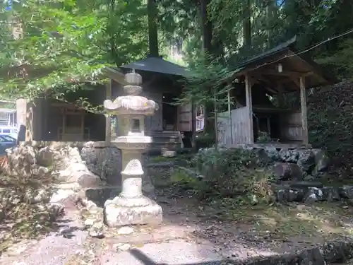 岩戸落葉神社の末社・摂社