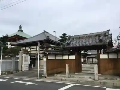 大徳院の山門・神門