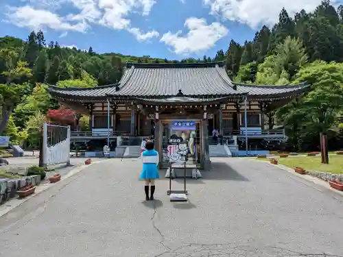 青龍寺(昭和大仏)の本殿