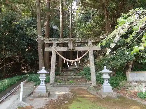 伊奈久比神社の鳥居