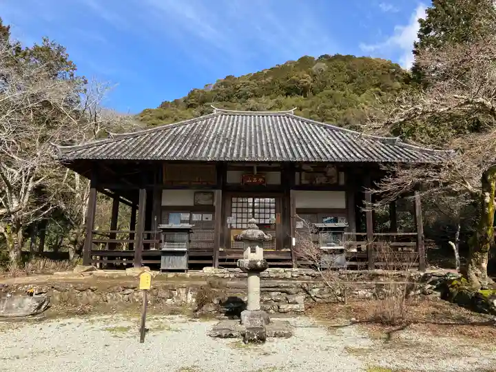 栄山寺の本殿・本堂