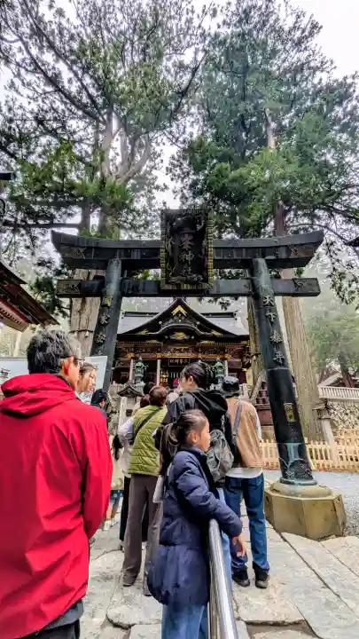 三峯神社の{uncategorized: "未分類", other: "その他", undefined: "問題あり", building: "その他建物", grave: "お墓", sacred_gate: "鳥居", guardian: "狛犬", statue: "像", buddha: "仏像", history: "歴史", nature: "自然", garden: "庭園", animal: "動物", pagoda: "塔", temizu: "手水舎", mountain_gate: "山門・神門", sanctuary: "本殿・本堂", subordinate: "末社・摂社", art: "芸術", scenery: "景色", jizo: "地蔵", ema: "絵馬", goshuin: "御朱印", omikuji: "おみくじ", items: "授与品その他", amulet: "お守り", goshuincho: "御朱印帳", eats: "食事", festival: "お祭り", votive_dance: "神楽", shichigosan: "七五三参", wedding: "結婚式", experience: "体験その他", initially: "初詣", around: "周辺", anti_infection: "感染症対策"}