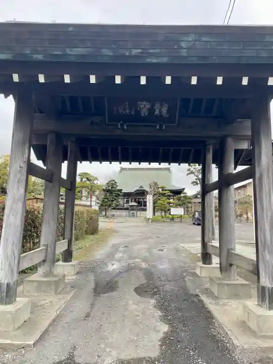 興全寺の{uncategorized: "未分類", other: "その他", undefined: "問題あり", building: "その他建物", grave: "お墓", sacred_gate: "鳥居", guardian: "狛犬", statue: "像", buddha: "仏像", history: "歴史", nature: "自然", garden: "庭園", animal: "動物", pagoda: "塔", temizu: "手水舎", mountain_gate: "山門・神門", sanctuary: "本殿・本堂", subordinate: "末社・摂社", art: "芸術", scenery: "景色", jizo: "地蔵", ema: "絵馬", goshuin: "御朱印", omikuji: "おみくじ", items: "授与品その他", amulet: "お守り", goshuincho: "御朱印帳", eats: "食事", festival: "お祭り", votive_dance: "神楽", shichigosan: "七五三参", wedding: "結婚式", experience: "体験その他", initially: "初詣", around: "周辺", anti_infection: "感染症対策"}